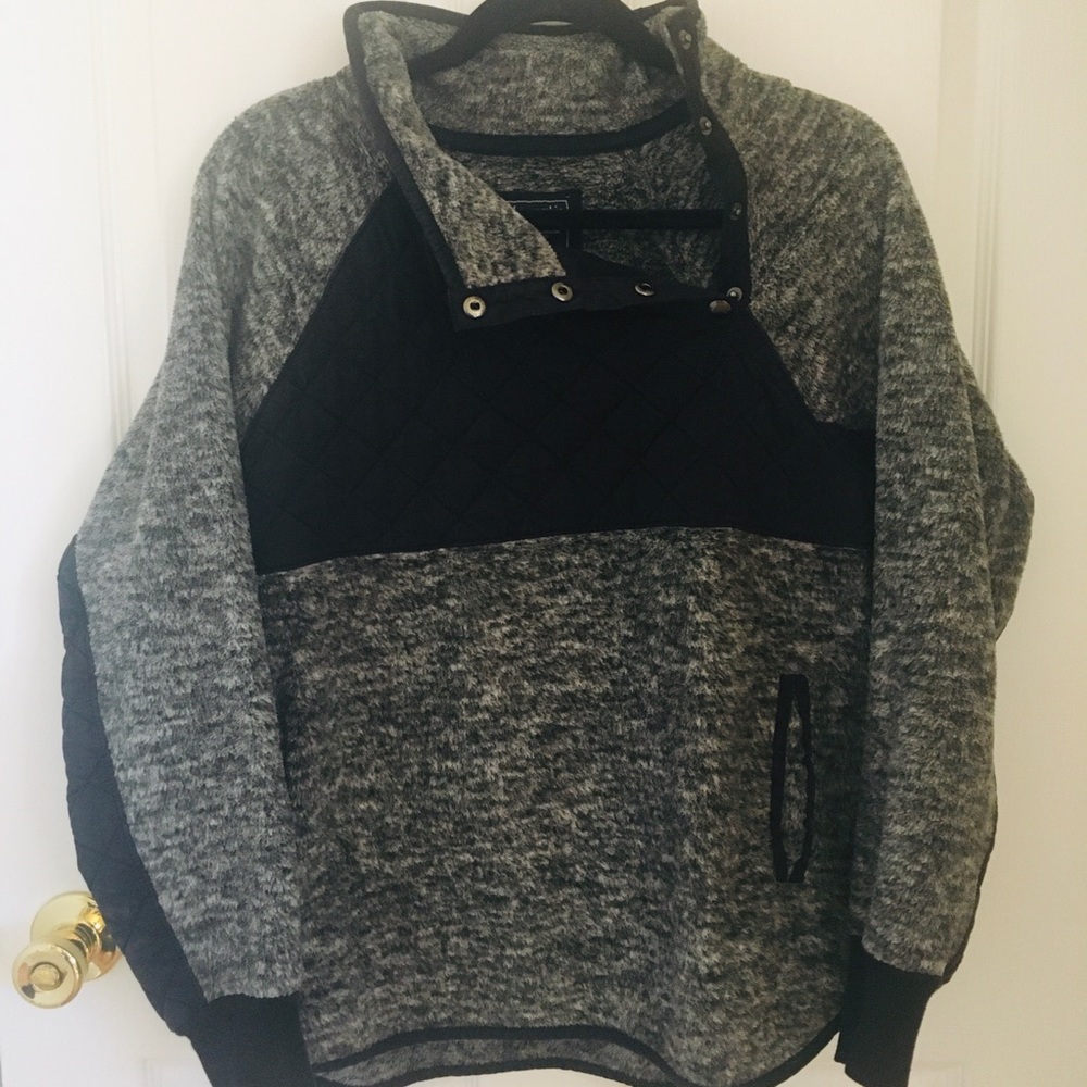 Abercrombie & Fitch Asymmetrical Snap Fleece